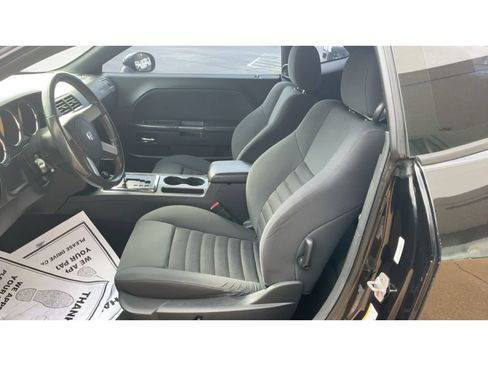 Used 2010 Dodge Challenger R/T image 12