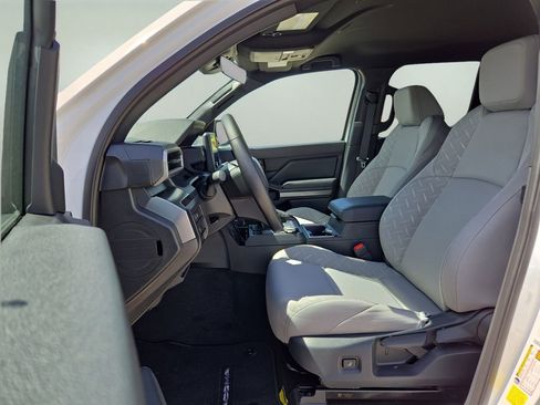 New 2026 Toyota Tacoma SR5 AWD/4WD image 14