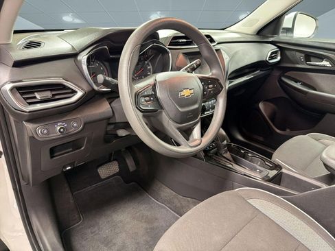 Used 2023 Chevrolet TrailBlazer LT FWD image 4