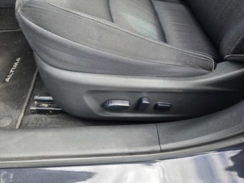 Used 2019 Nissan Altima 2.5 SV FWD image 12