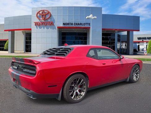Used 2016 Dodge Challenger SRT image 7