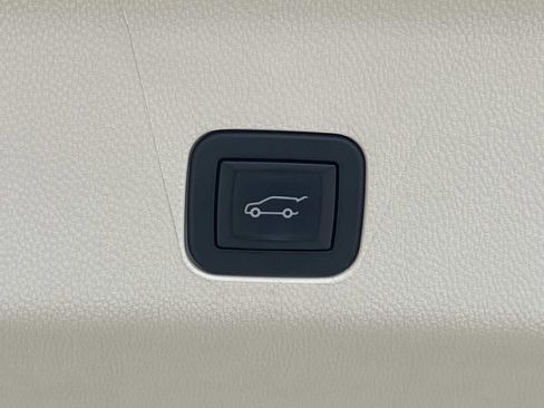 Certified 2025 Cadillac Escalade Sport Platinum AWD/4WD image 13