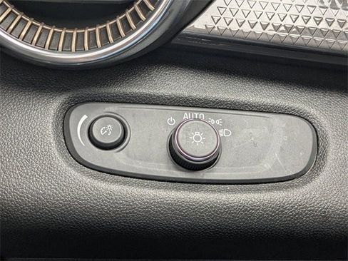 Used 2025 Chevrolet Trax ACTIV w/ Sunroof Package image 29