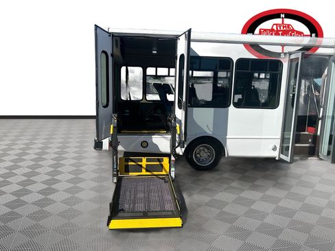 Used 2019 Ford Transit 350 156 DRW w/ Shuttle Bus Prep Package RWD image 25