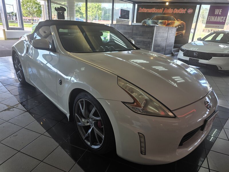 Used 2015 Nissan 370Z Touring Sport RWD image 6