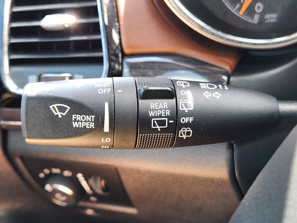 Used 2020 Jeep Grand Cherokee Overland AWD/4WD image 33