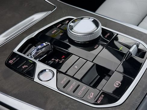 New 2027 BMW X7 xDrive40i AWD/4WD image 17