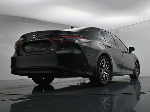 Used 2024 Toyota Camry XLE FWD image 22