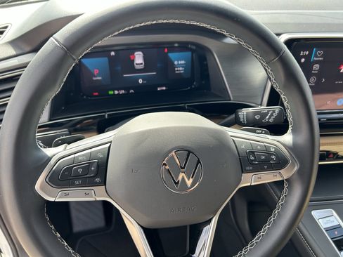 Used 2024 Volkswagen Atlas Cross Sport SE image 14