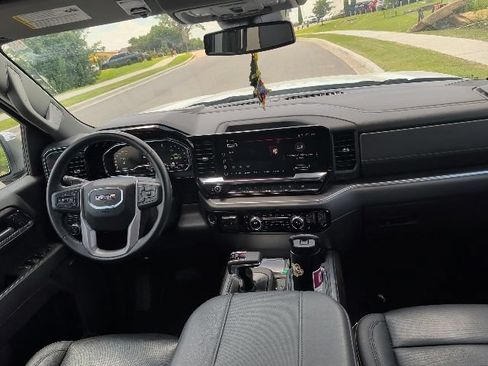 Used 2025 GMC Sierra 1500 SLT w/ SLT Premium Package AWD/4WD image 14
