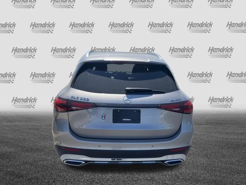 Used 2024 Mercedes-Benz GLC 300 4MATIC image 9