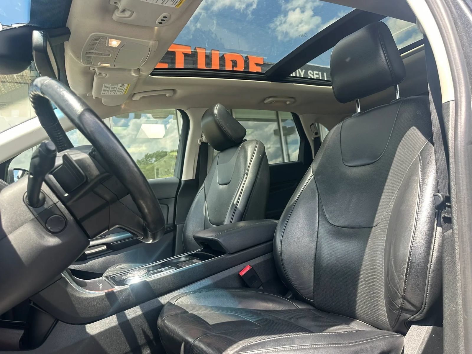 Used 2020 Ford Edge Titanium w/ Equipment Group 301A AWD/4WD image 6