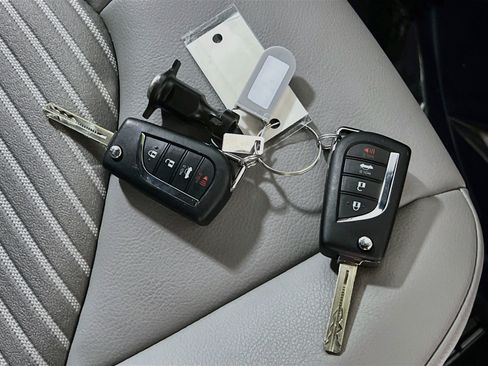 Used 2023 Toyota Camry SE FWD image 36