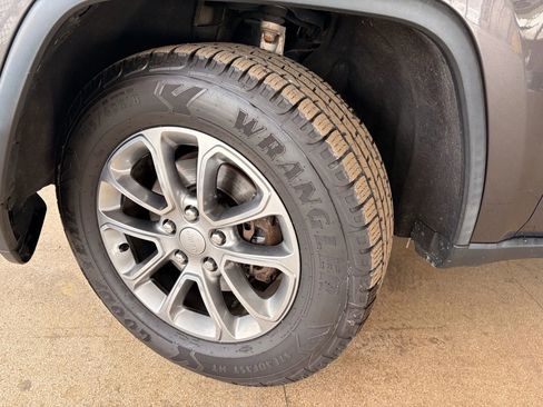 Used 2016 Jeep Grand Cherokee Limited image 36