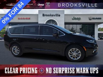 New 2026 Chrysler Pacifica Limited w/ Trailer Tow Group