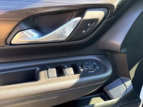 Used 2024 GMC Terrain SLE image 20