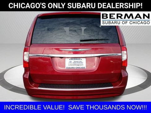 Used 2016 Chrysler Town & Country LX image 29