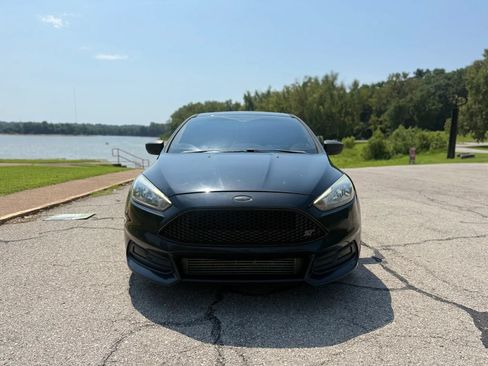 Used 2015 Ford Focus ST FWD image 2
