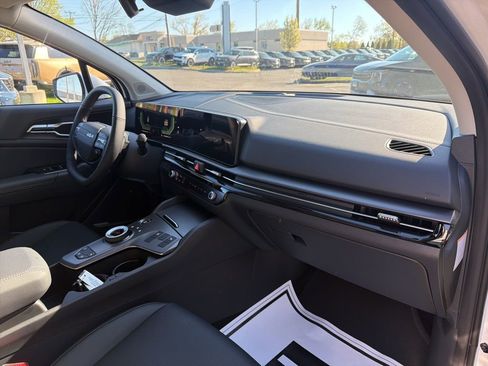 New 2026 Kia Sportage EX AWD/4WD image 12