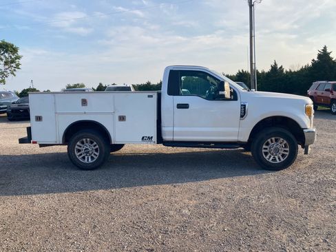 Used 2017 Ford F250 XL w/ Power Equipment Group AWD/4WD image 7