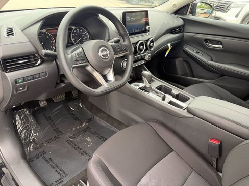 Used 2025 Nissan Sentra SV w/ Trunk Package FWD image 8