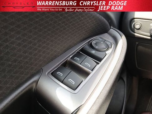 Used 2023 Chevrolet Malibu LS FWD image 25