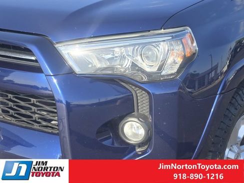 Used 2020 Toyota 4Runner SR5 Premium w/ Moonroof Package AWD/4WD image 11
