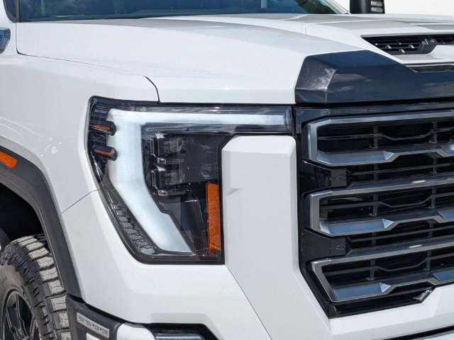 Used 2025 GMC Sierra 2500 AT4 AWD/4WD image 10