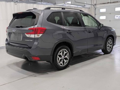 Used 2021 Subaru Forester Premium image 7