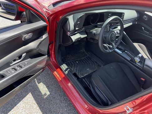 Certified 2021 Hyundai Elantra SEL FWD image 6