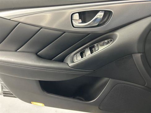 Used 2015 INFINITI Q50 Premium w/ Navigation Package image 17