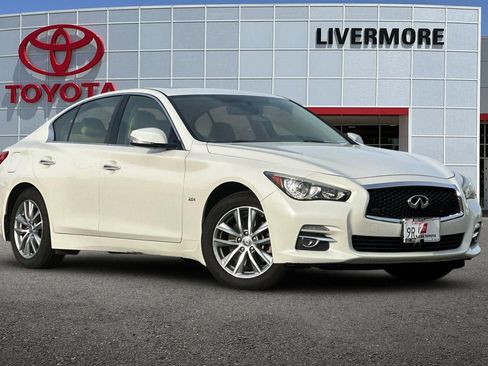 Used 2017 INFINITI Q50 Premium image 2