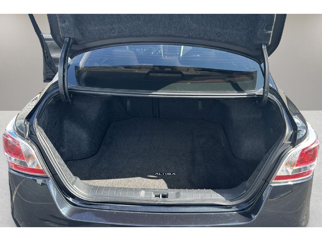 Used 2015 Nissan Altima 2.5 S w/ Power Driver Seat Package FWD image 17