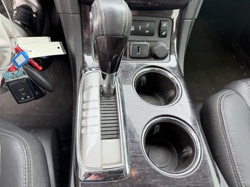 Used 2017 Buick Enclave Leather image 10