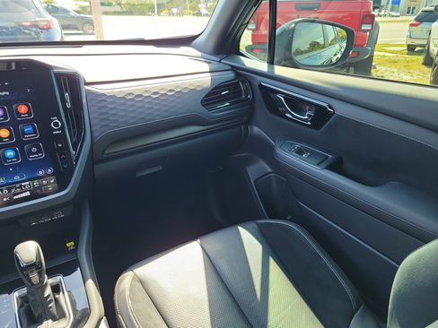 Used 2025 Subaru Forester Touring AWD/4WD image 16