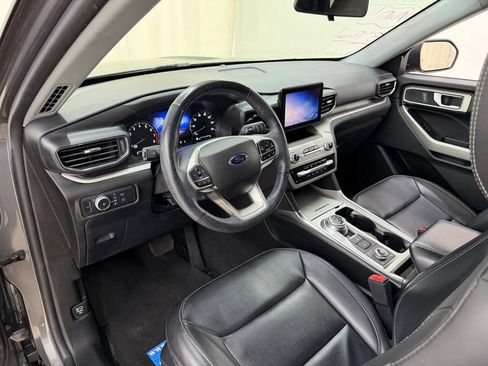 Used 2022 Ford Explorer XLT w/ Equipment Group 202A AWD/4WD image 22