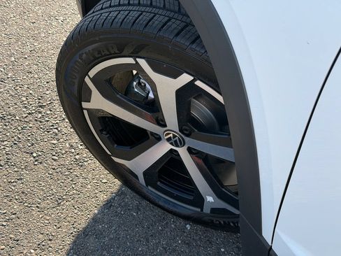 New 2026 Volkswagen Taos SEL AWD/4WD image 10