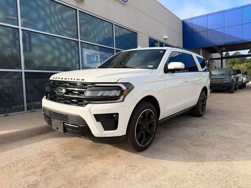 Used 2024 Ford Expedition Limited RWD image 4