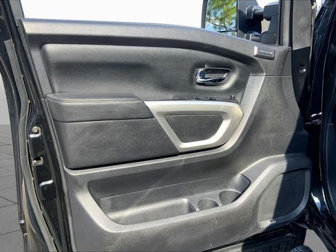 Used 2019 Nissan Titan SL w/ Chrome Package AWD/4WD image 22