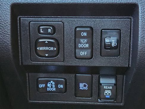 Used 2021 Toyota Tundra SR5 w/ TRD Sport Package image 21