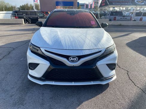 Used 2020 Toyota Camry XSE image 3