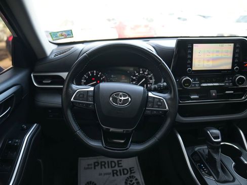 Used 2020 Toyota Highlander XLE image 20