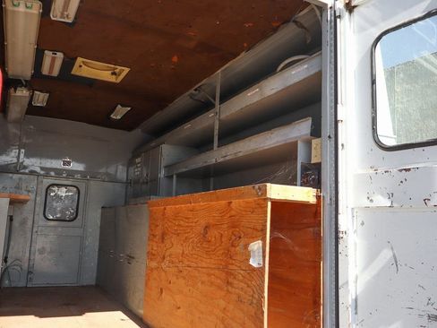 Used 2020 Ford F550 2WD Regular Cab Super Duty image 9