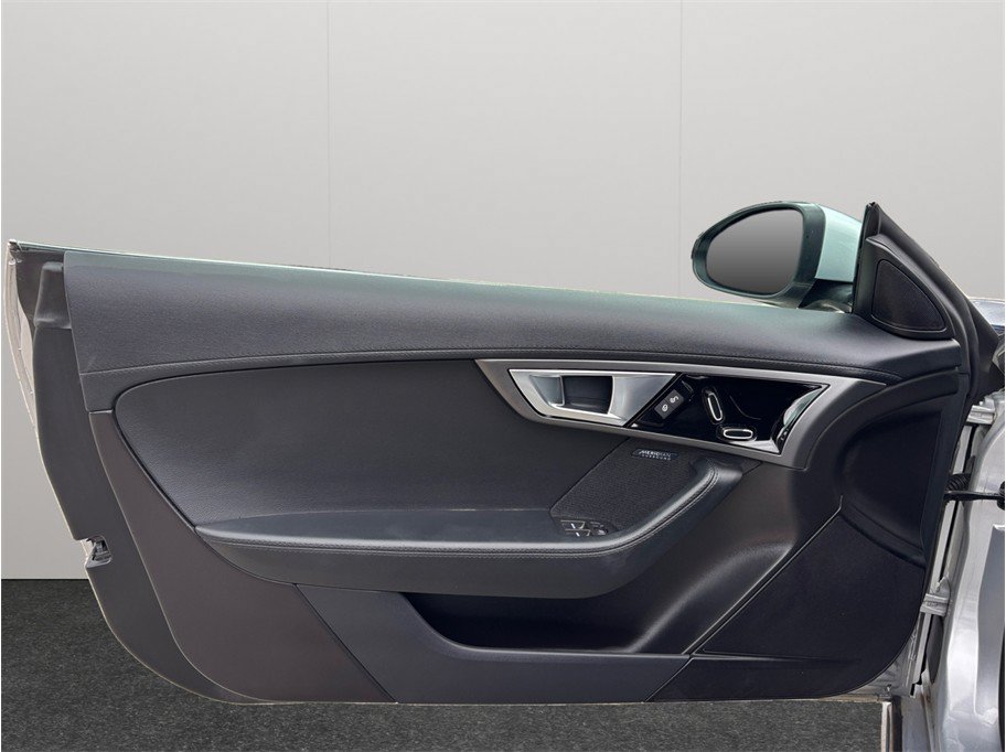 Used 2017 Jaguar F-TYPE Coupe RWD image 19