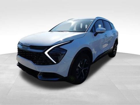 Used 2025 Kia Sportage EX image 3