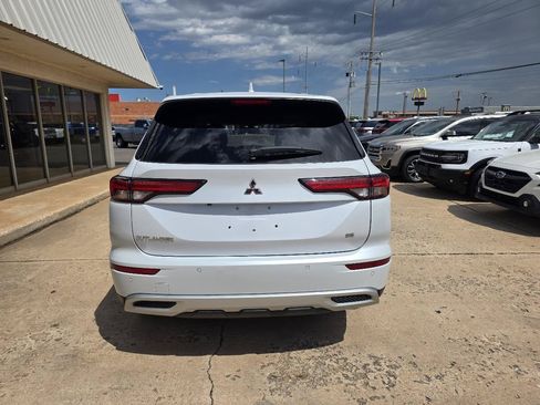 Used 2023 Mitsubishi Outlander SE FWD image 7