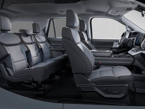 Certified 2025 Ford Expedition Active AWD/4WD image 24