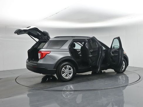 Certified 2023 Ford Explorer XLT RWD image 6