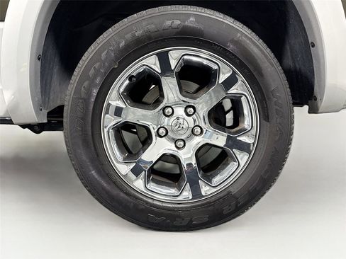 Used 2014 RAM 1500 Laramie w/ Convenience Group image 28