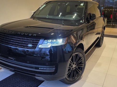 New 2025 Land Rover Range Rover Long Wheelbase SE image 1